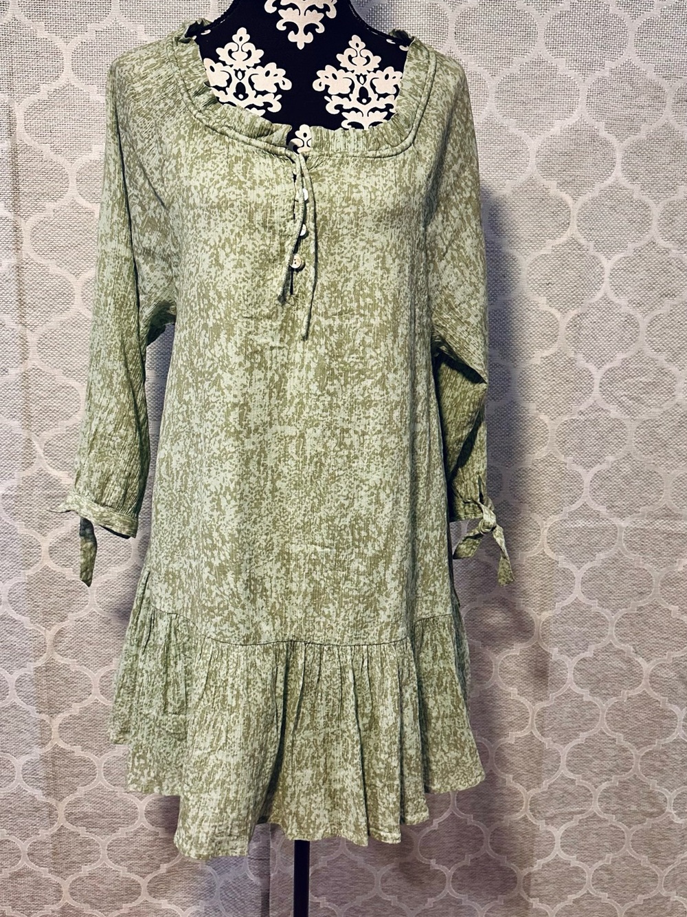 Cleobella light/medium Green Ruffle-Hem Long Sleeve Dress size small